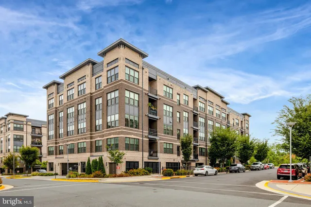 $600,000 | 2324 Wind Charm Street, Unit 201, Herndon, VA 20171