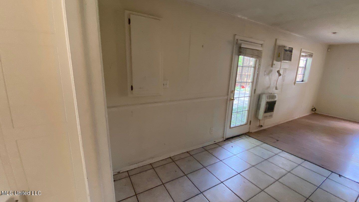 808 Pecan Street Belzoni, MS 39038 - Photo 11 of 24 73-Jun 04 2025 11_44am-NJ6a