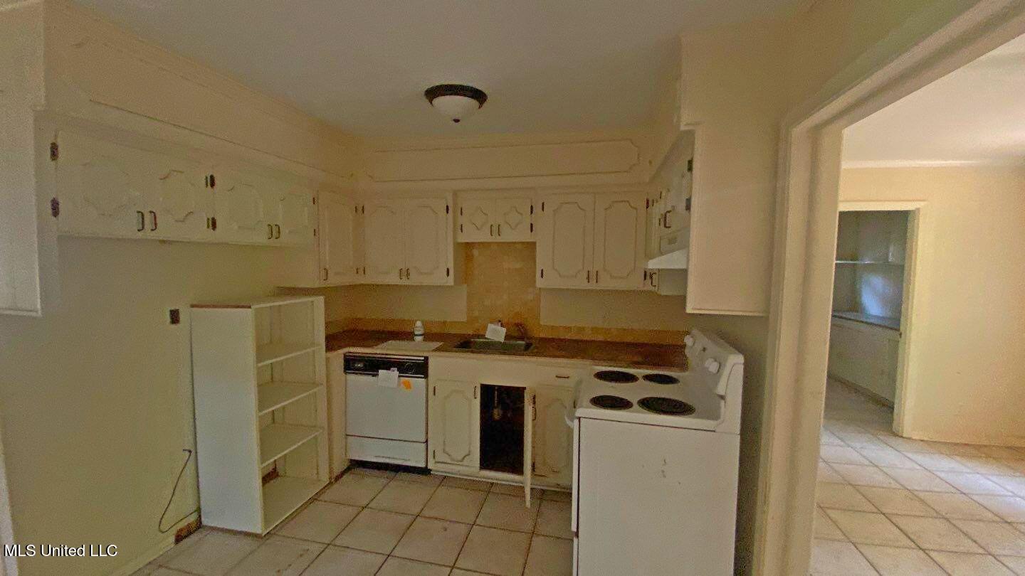 808 Pecan Street Belzoni, MS 39038 - Photo 4 of 24 53-Jun 04 2025 11_39am-C625