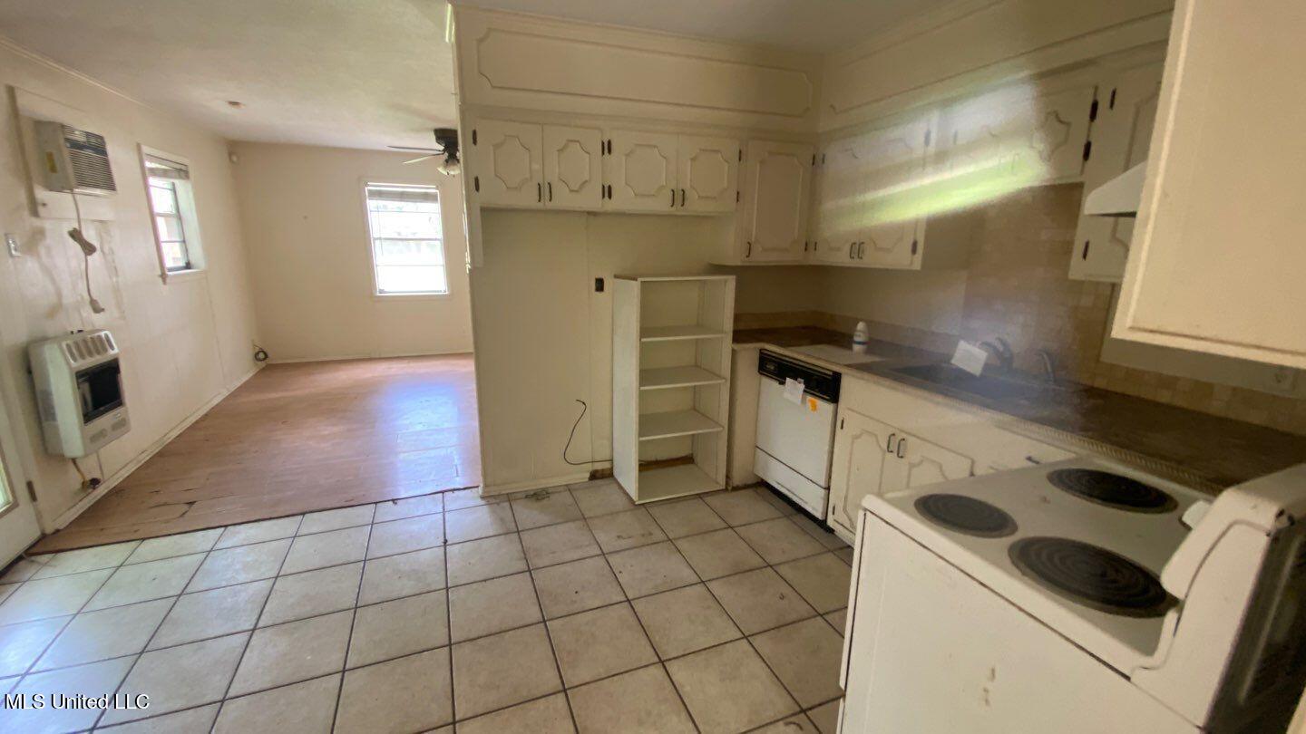 808 Pecan Street Belzoni, MS 39038 - Photo 5 of 24 76-Jun 04 2025 11_44am-JSmx