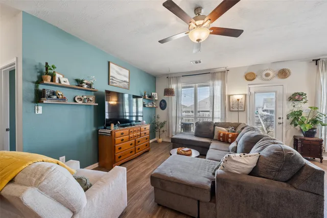 $2,185 | 11947 Sunshine Park Drive North, Willis, TX 77318