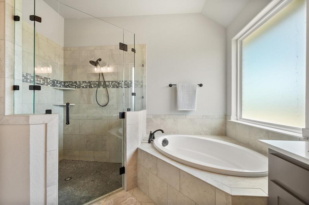 6425 Starlight Ranch Road Godley, TX 76044 - Photo 24 of 37 Standalone shower