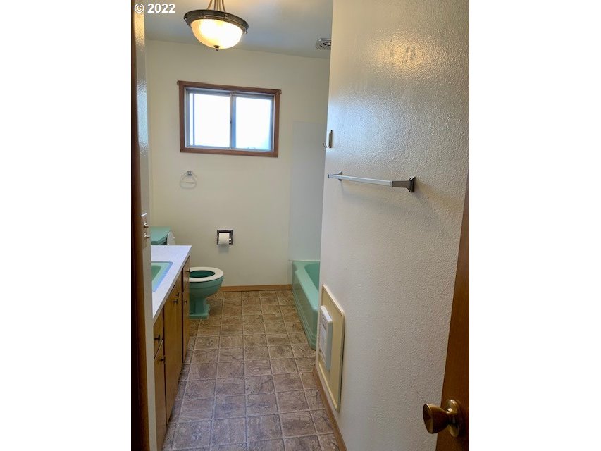 532 Northeast 37th Street Pendleton, OR 97801 - Photo 12 of 21 a bathroom with a sink and a toilet