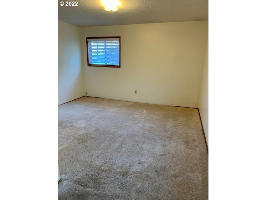532 Northeast 37th Street Pendleton, OR 97801 - Photo 13 of 21 a view of an empty room