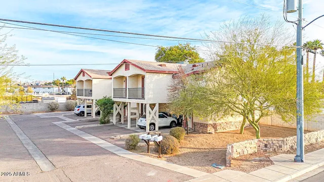 $1,699 | 2614 East Monte Vista Road, Unit 3, Phoenix, AZ 85008