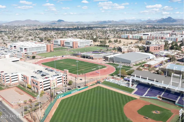 $1,699 | 2614 East Monte Vista Road, Unit 3, Phoenix, AZ 85008