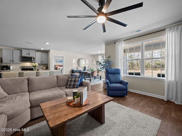 $349,000 | 148 Bur Oaks Boulevard, Newport, NC 28570