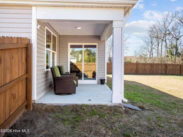 $349,000 | 148 Bur Oaks Boulevard, Newport, NC 28570