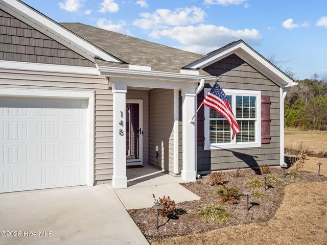 $349,000 | 148 Bur Oaks Boulevard, Newport, NC 28570