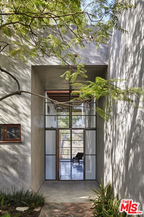 3201 Coldwater Canyon Lane Beverly Hills, CA 90210 - Photo 5 of 23 a view of outdoor space and yard