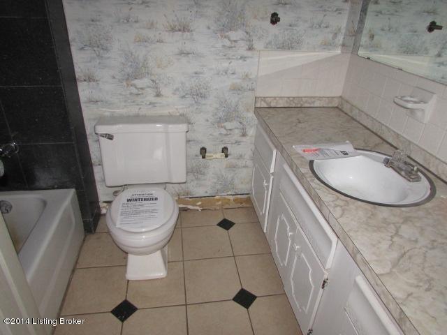 4439 Malcolm Road Louisville, KY 40216 - Photo 9 of 17 Full Bath