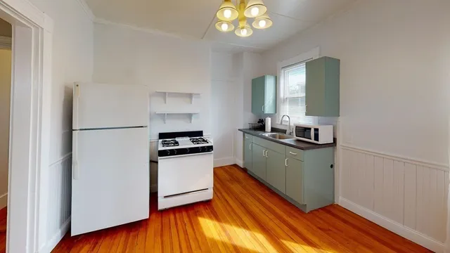 $3,800 | 123 Boston Street, Unit 2, Boston, MA 02125