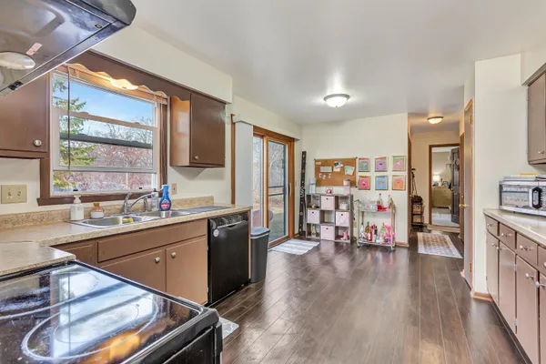 $320,000 | 932 Vine Avenue, Oshkosh, WI 54901