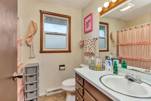 $320,000 | 932 Vine Avenue, Oshkosh, WI 54901