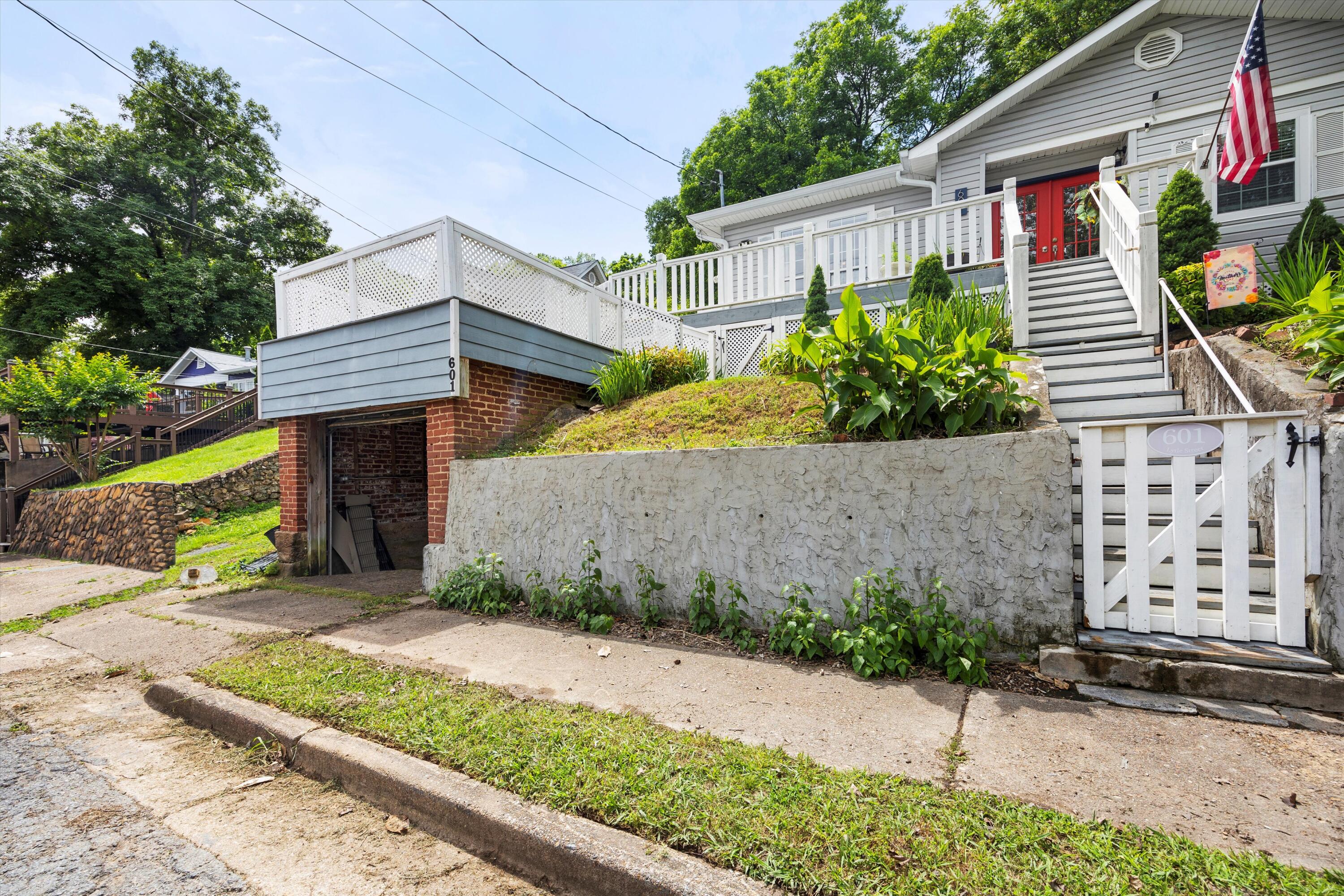 601 Lytle Street Chattanooga, TN 37405 - Photo 4 of 30 02-IMG_9579