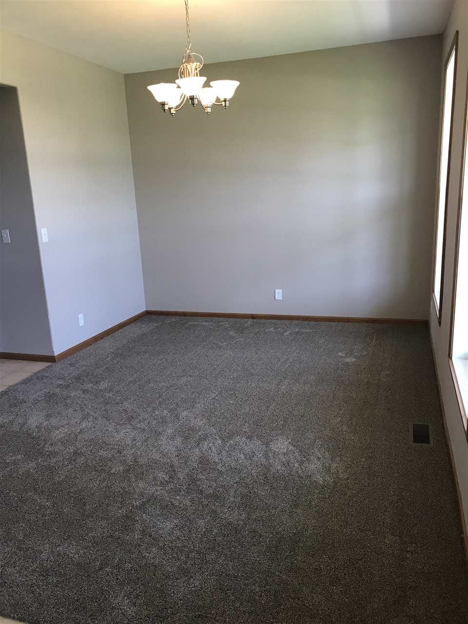 744 Ballymore Road Roscoe, IL 61073 - Photo 3 of 10 Gallery Image 3