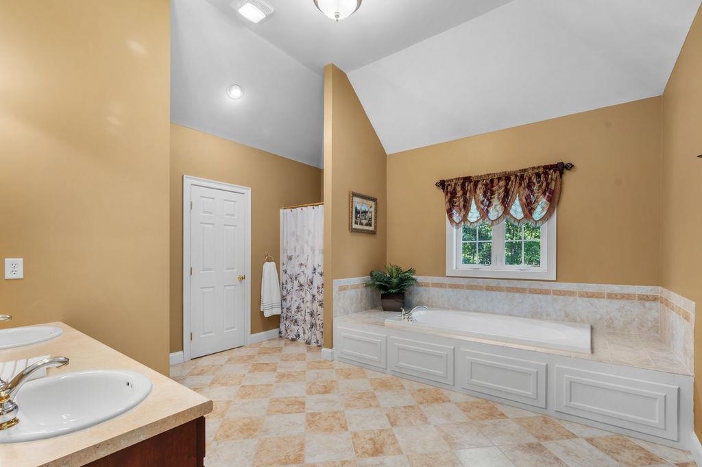 12 Ballard Road Pelham, NH 03076 - Photo 27 of 37