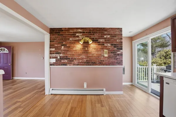 $425,000 | 35 Hampton Street, Auburn, MA 01501