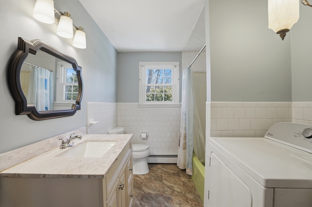 35 Hampton Street Auburn, MA 01501 - Photo 25 of 37