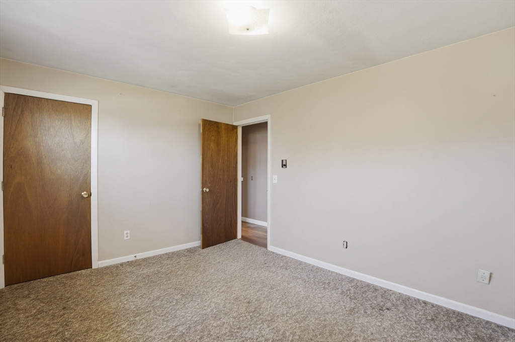 35 Hampton Street Auburn, MA 01501 - Photo 28 of 37