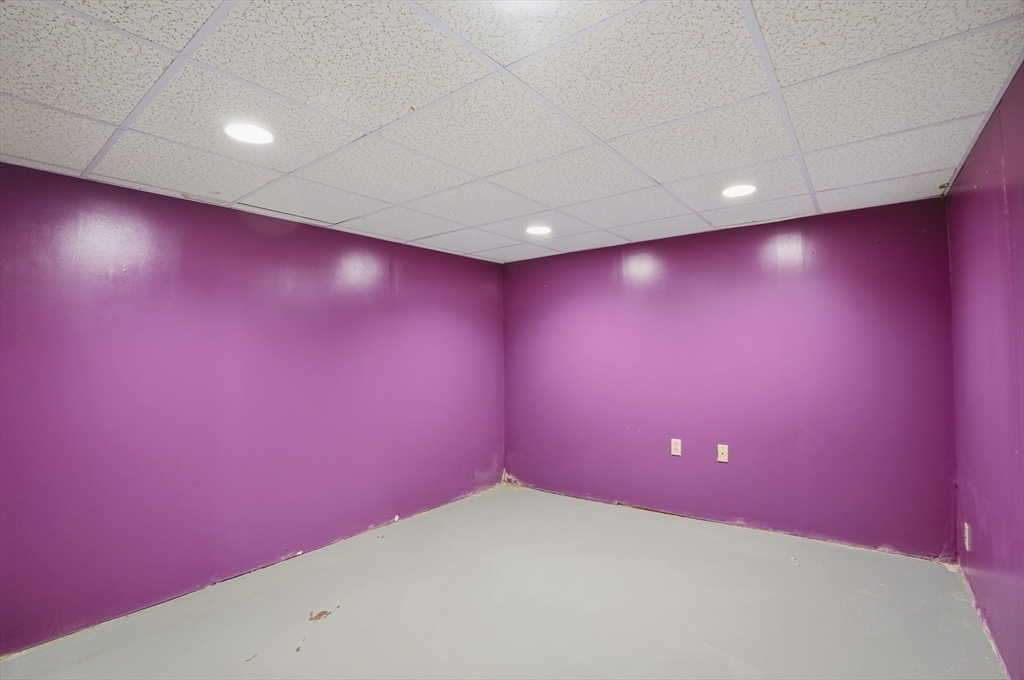 35 Hampton Street Auburn, MA 01501 - Photo 29 of 37