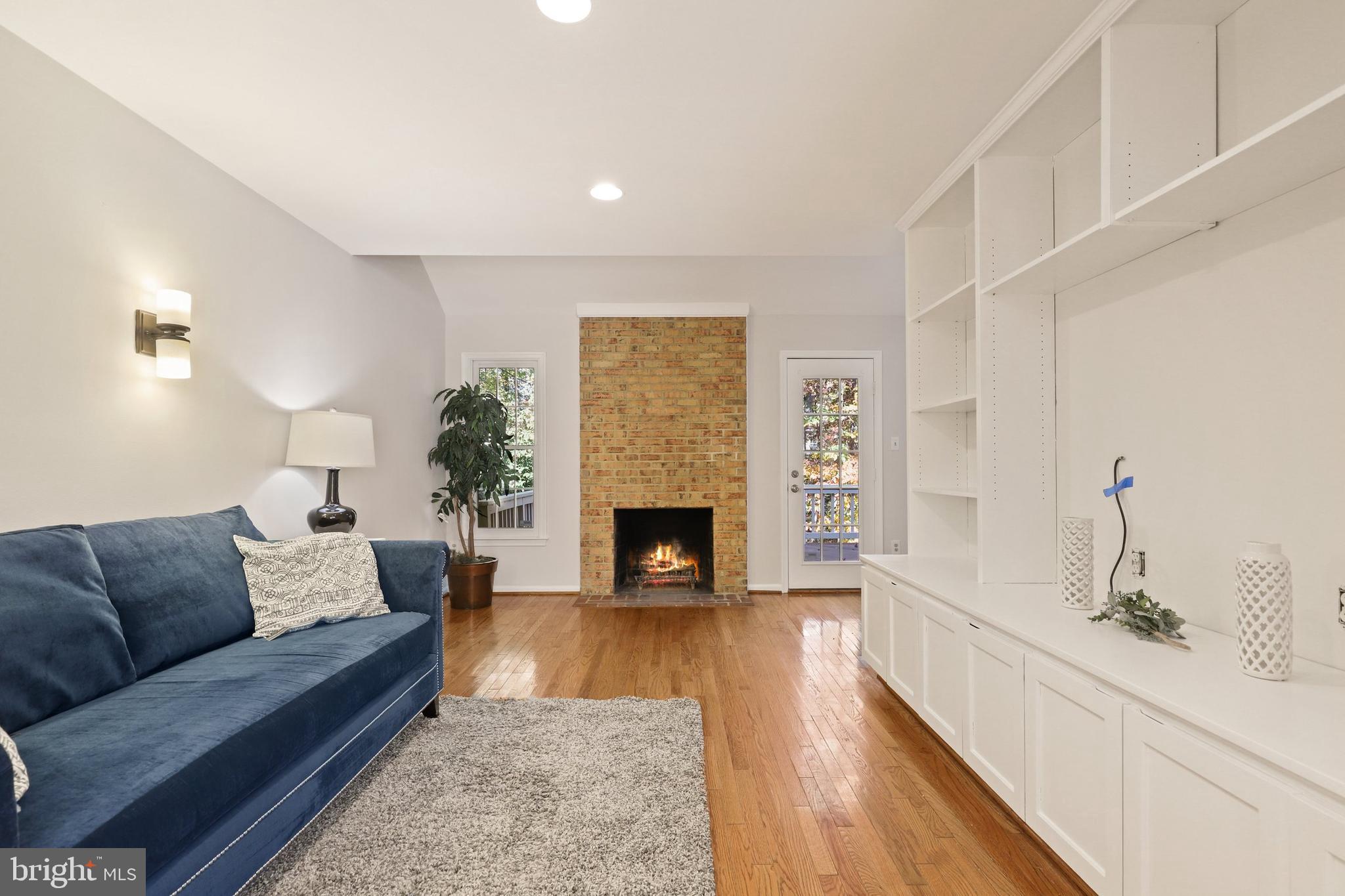 1375 Heritage Oak Way Reston, VA 20194 - Photo 1 of 36