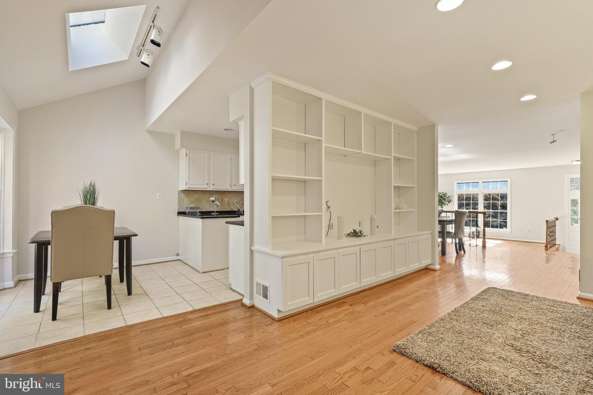 1375 Heritage Oak Way Reston, VA 20194 - Photo 12 of 36