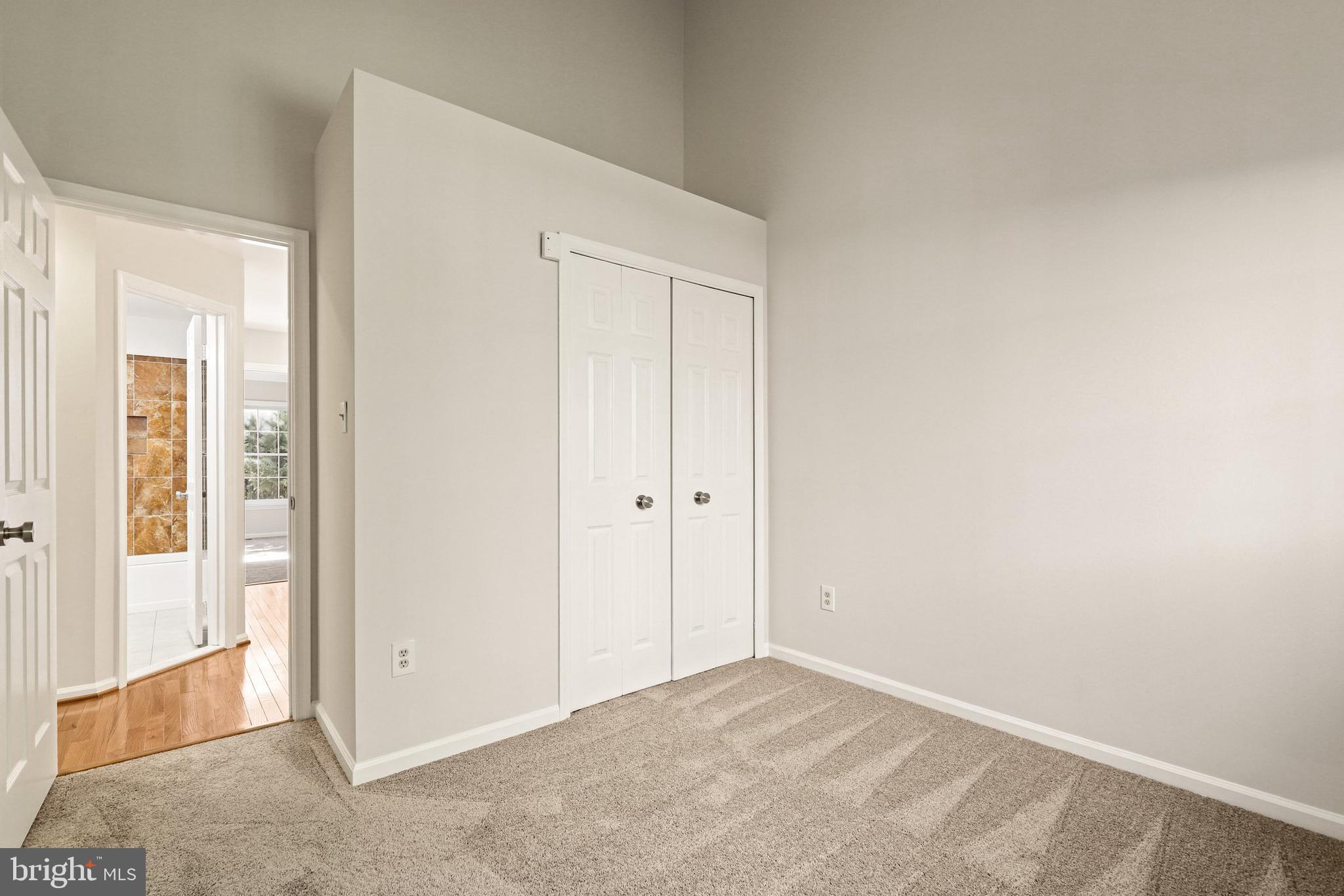 1375 Heritage Oak Way Reston, VA 20194 - Photo 20 of 36