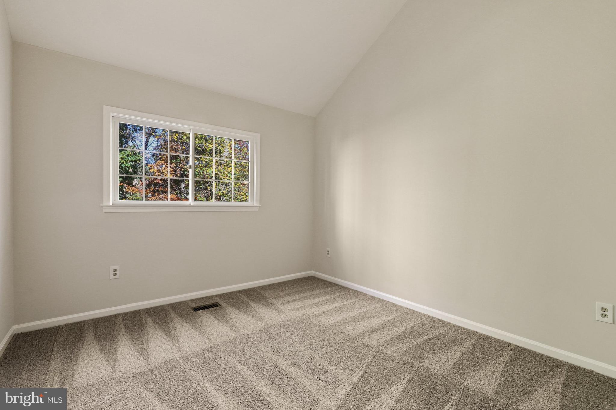 1375 Heritage Oak Way Reston, VA 20194 - Photo 23 of 36