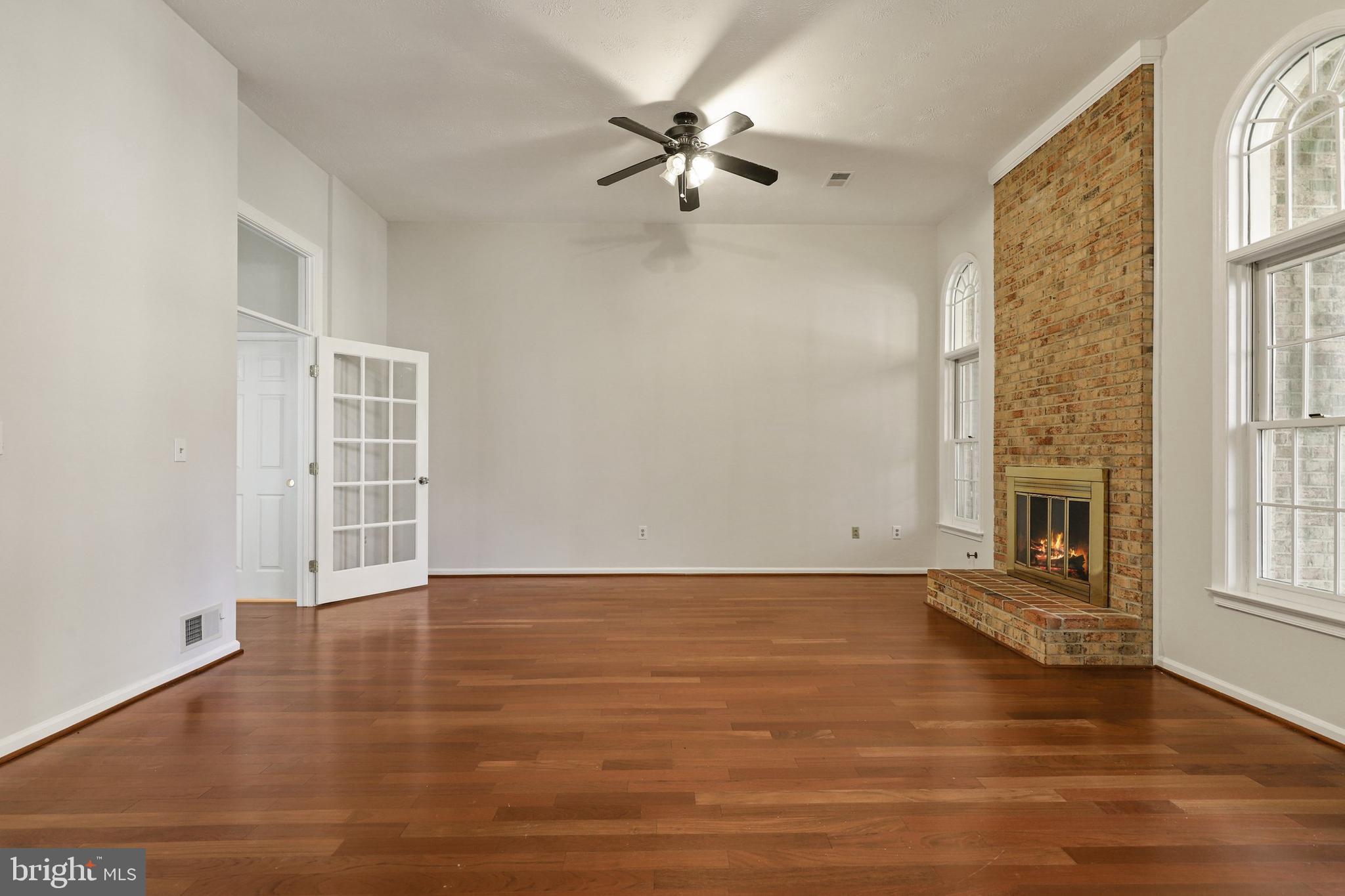 1375 Heritage Oak Way Reston, VA 20194 - Photo 26 of 36