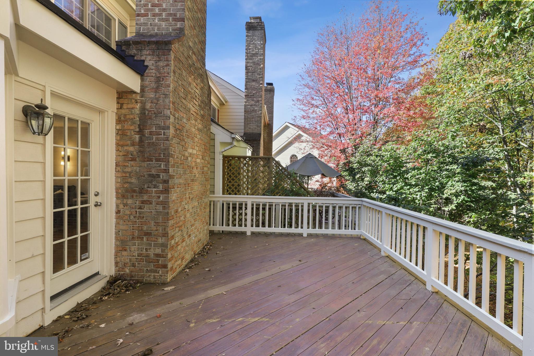 1375 Heritage Oak Way Reston, VA 20194 - Photo 33 of 36