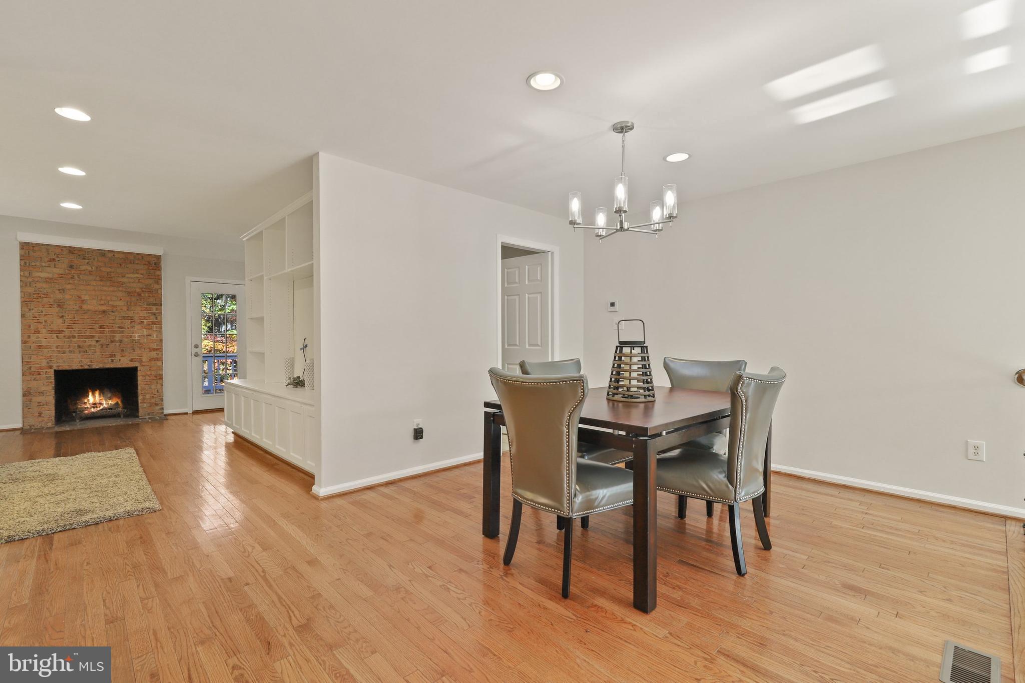 1375 Heritage Oak Way Reston, VA 20194 - Photo 9 of 36