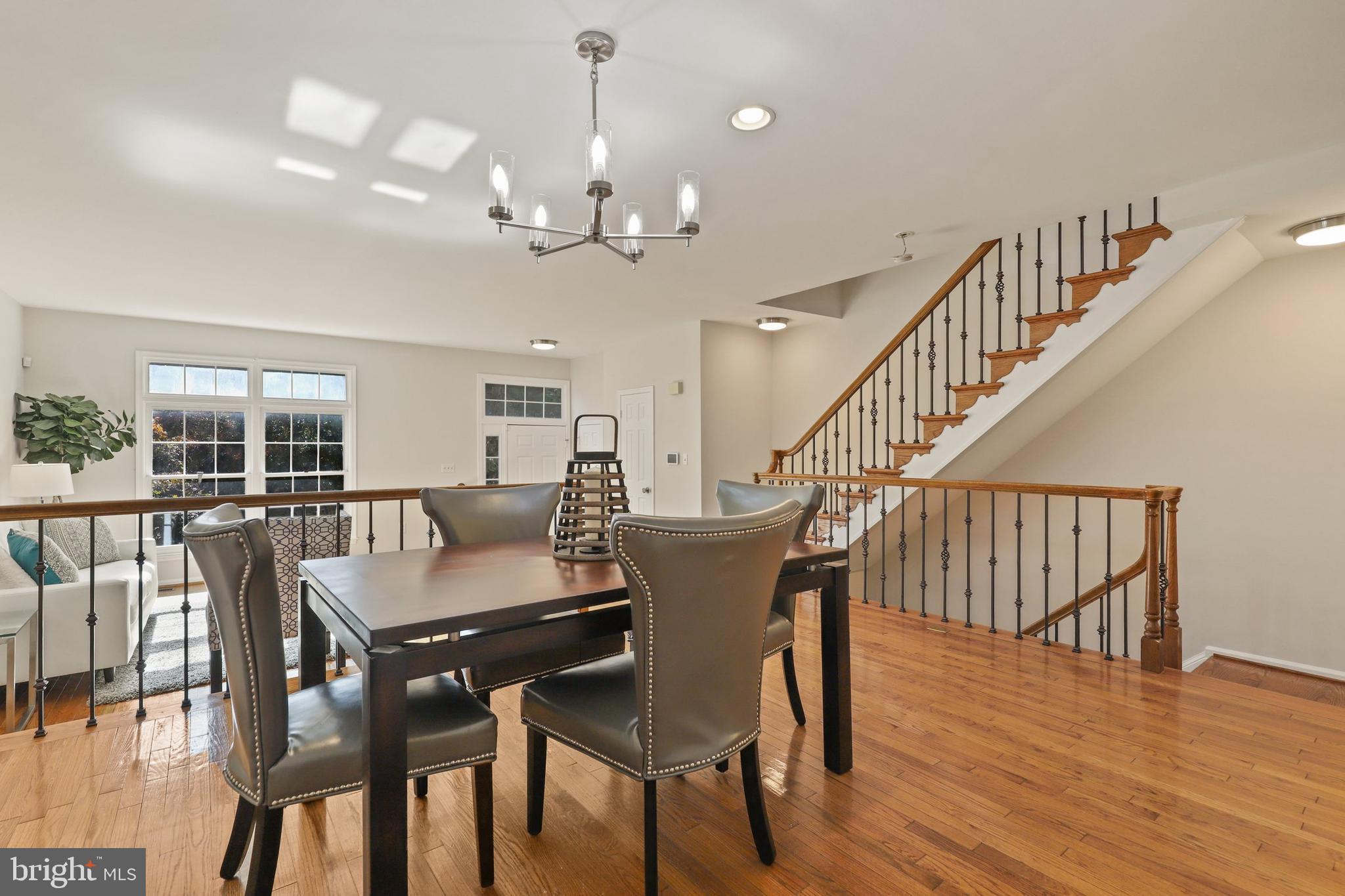 1375 Heritage Oak Way Reston, VA 20194 - Photo 10 of 36