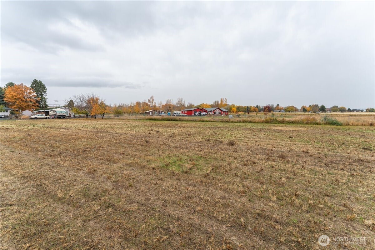 20271 Linden Road Northwest Soap Lake, WA 98851 - Photo 18 of 22 a view of an ocean