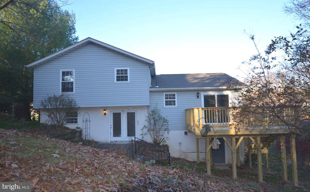 241 Jasmine Drive Hanover, PA 17331 - Photo 4 of 32