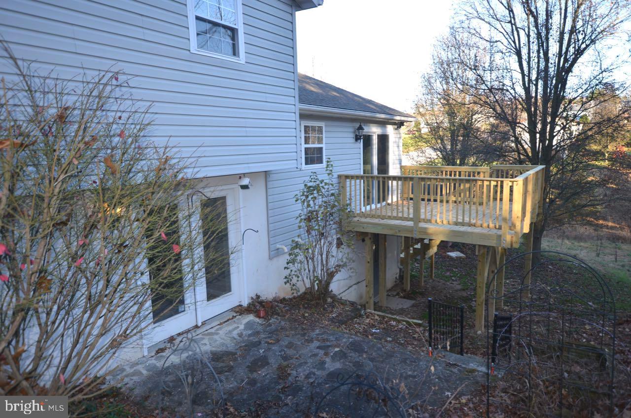 241 Jasmine Drive Hanover, PA 17331 - Photo 7 of 32