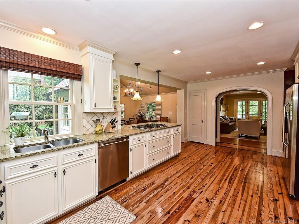 1852 Harris Road Charlotte, NC 28211 - Photo 8 of 34