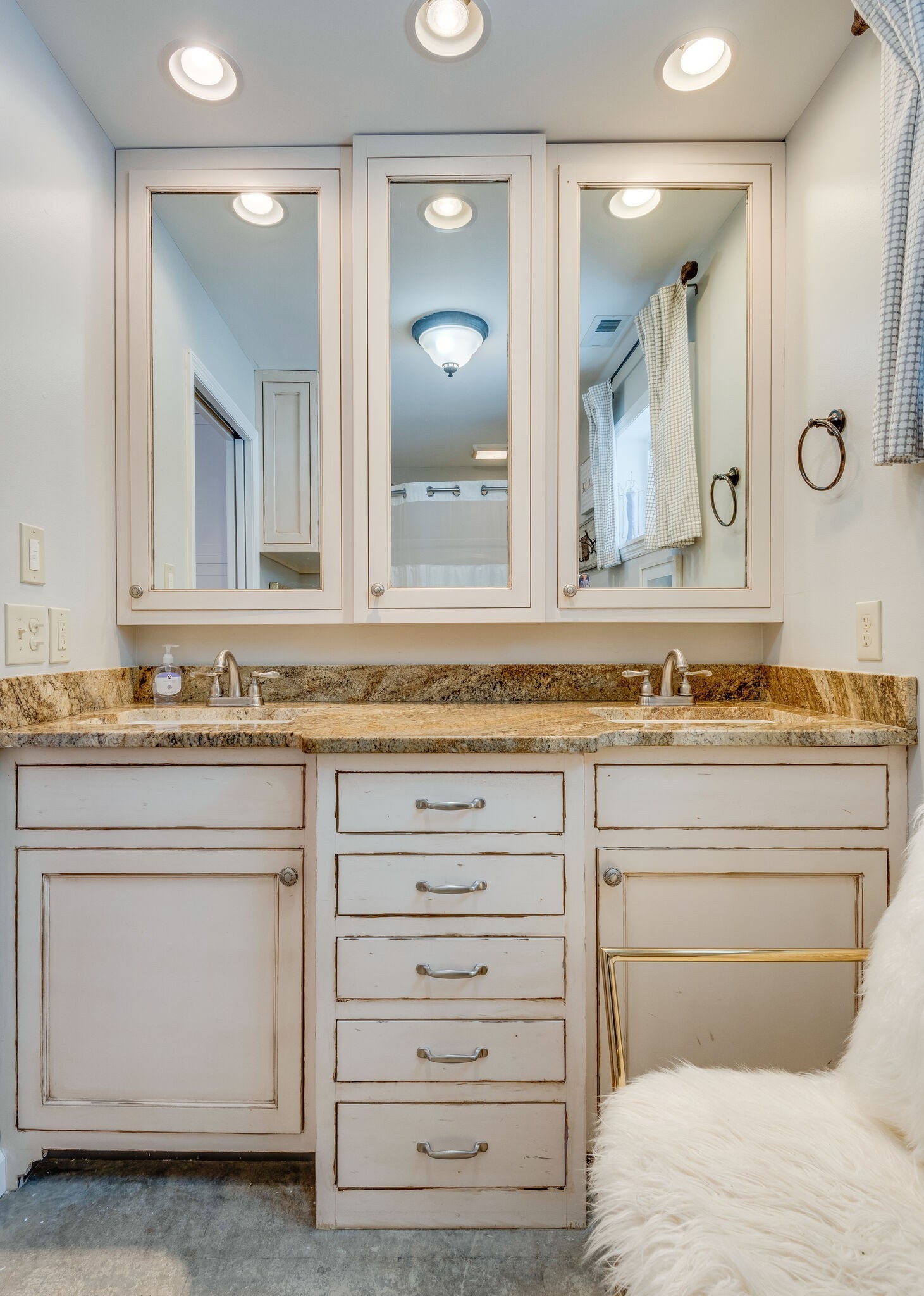 967 Eli Road Bon Aqua, TN 37025 - Photo 15 of 32 Gallery Image 15