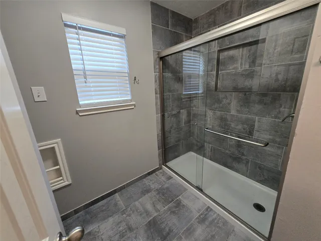 $1,950 | 5106 Prosperity Circle, Houston, TX 77018