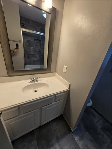 $2,100 | 5106 Prosperity Circle, Houston, TX 77018