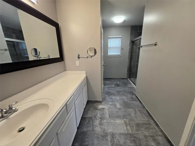 $1,950 | 5106 Prosperity Circle, Houston, TX 77018