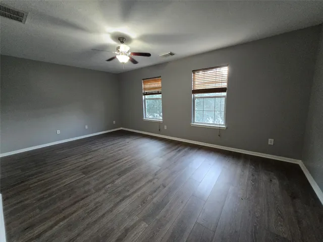 $2,100 | 5106 Prosperity Circle, Houston, TX 77018