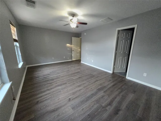 $2,100 | 5106 Prosperity Circle, Houston, TX 77018