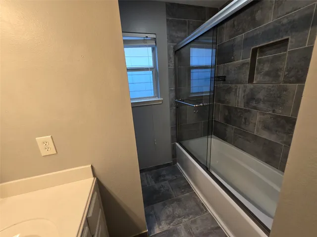 $1,950 | 5106 Prosperity Circle, Houston, TX 77018