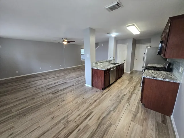 $1,950 | 5106 Prosperity Circle, Houston, TX 77018