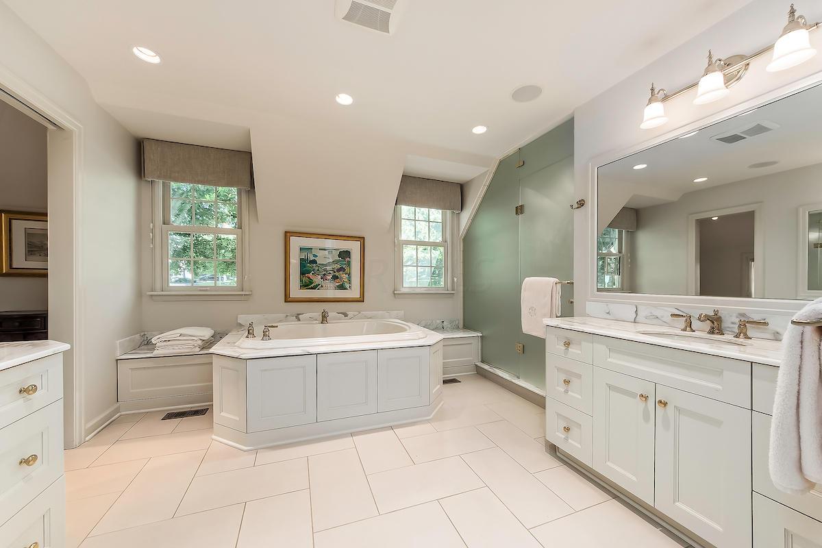 2155 Yorkshire Road Columbus, OH 43221 - Photo 30 of 46