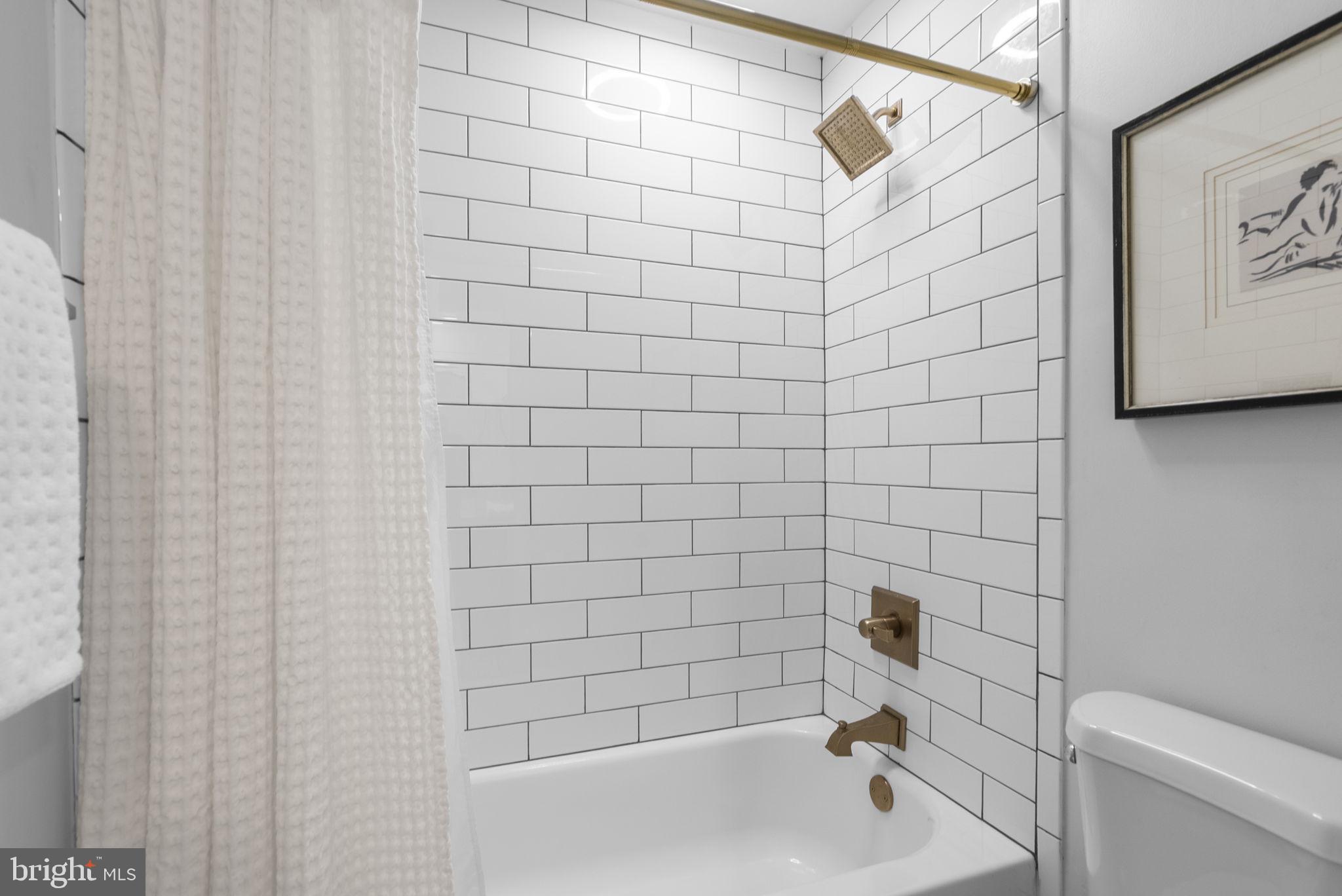 4620 Brightwood Road Olney, MD 20832 - Photo 40 of 63 Jack and Jill Bathroom