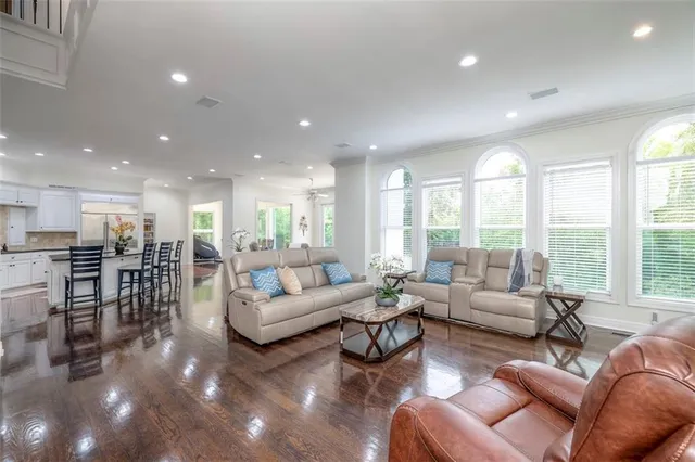 $2,400,000 | 3109 West 118th Street, Leawood, KS 66211