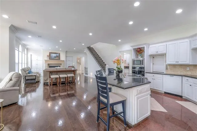 $2,400,000 | 3109 West 118th Street, Leawood, KS 66211