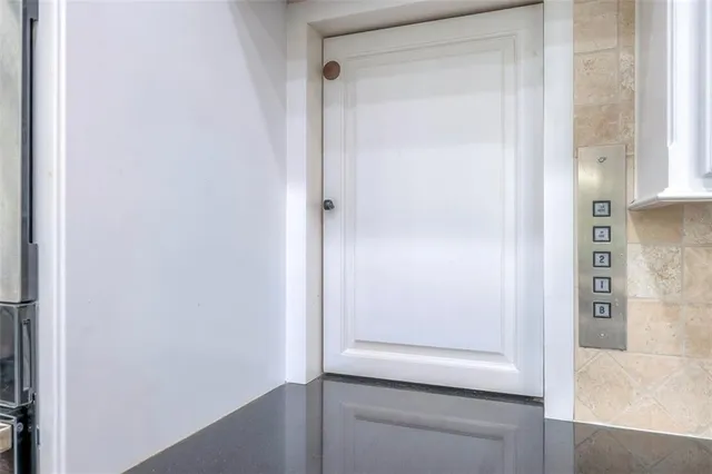 $2,400,000 | 3109 West 118th Street, Leawood, KS 66211